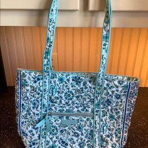 NWT Vera Bradley Small Vera Tote Cloud Vine